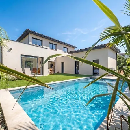 Neuve - 210 M2 Entre Vignes Et Villa *