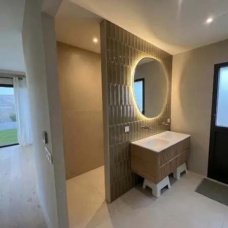 Neuve - 210 M2 Entre Vignes Et Villa
